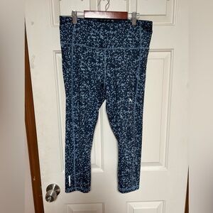 Puma Women’s Cropped Leggings | Blue Patterned Activewear L